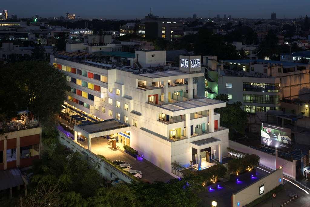 The Park Bangalore, Mg Road מראה חיצוני תמונה The Blue Sky Inn
