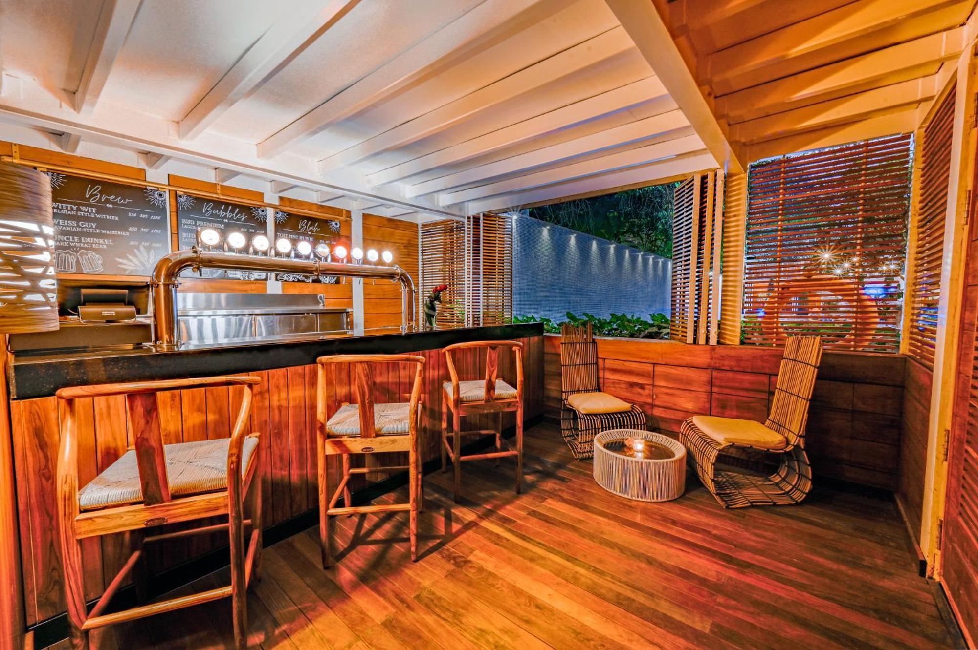 The Park Bangalore, Mg Road מראה חיצוני תמונה The bar at the 101 bar