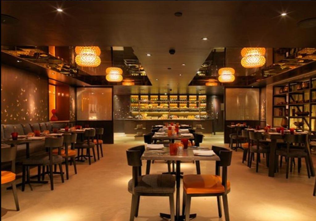 The Park Bangalore, Mg Road מראה חיצוני תמונה Interior of the restaurant